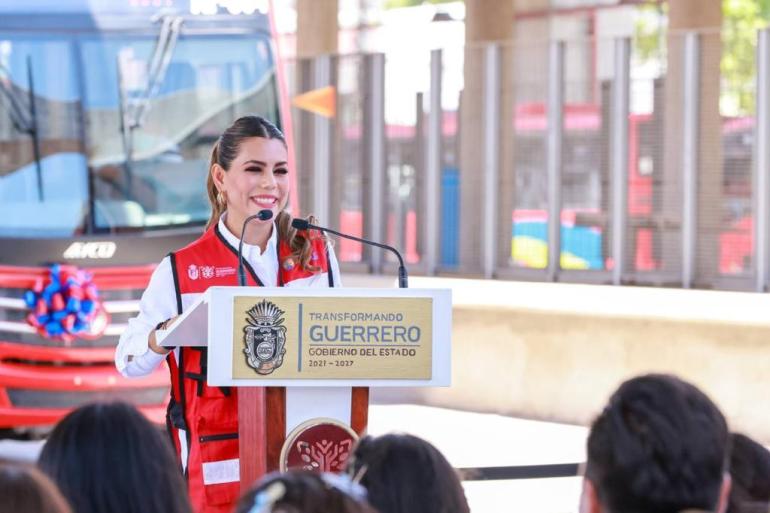 Hoy el Acabús se consolida como el transporte colectivo de mayor afluencia en el estado, destaca la gobernadora