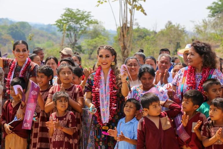 *Realiza la gobernadora gira de trabajo por el municipio de Xochistlahuaca