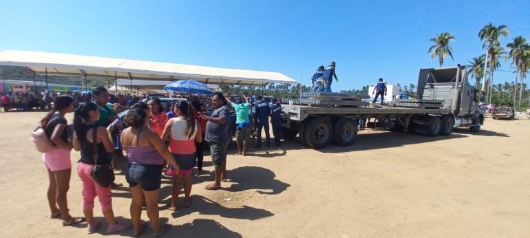 Continúa llegando el apoyo del gobierno federal a las familias afectadas por el huracán Otis