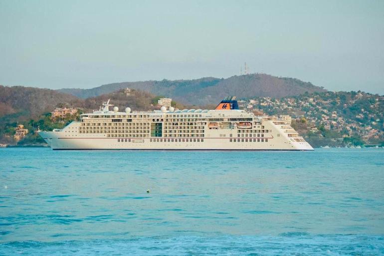 Llega el Crucero Europa 2 al Pueblo Mágico de Zihuatanejo con 811 pasajeros e integrantes de tripulación