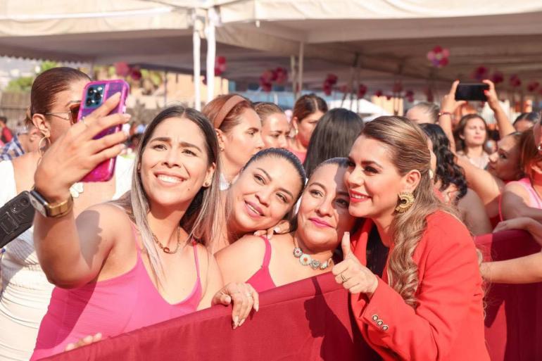 Reconoce el gobierno de Guerrero la labor de las madres trabajadoras de la administración estatal