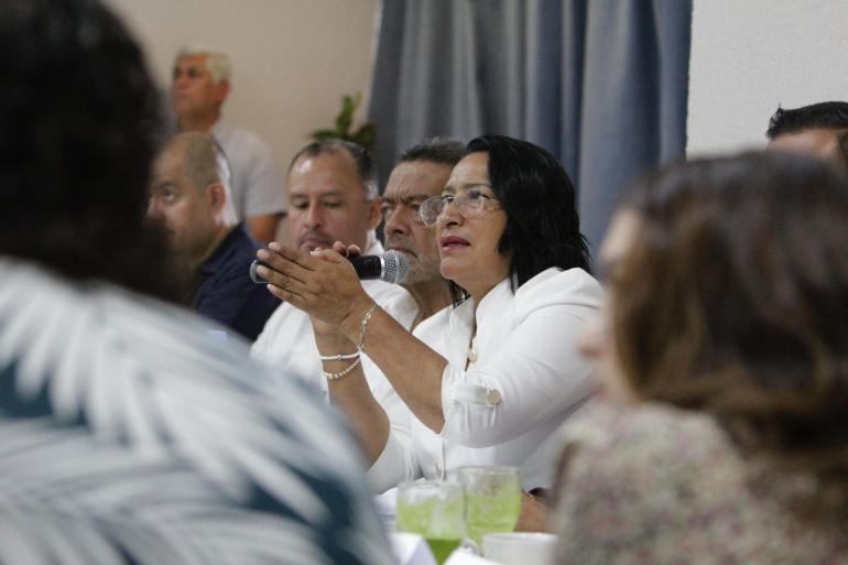 “Cuente con nosotros, sabemos que va a ganar”, dicen empresarios