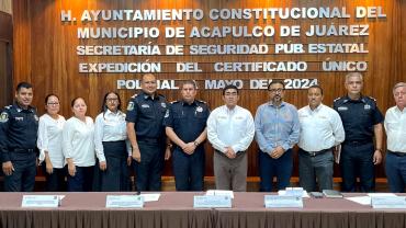 Entrega la SSP Guerrero 166 credenciales para portación de armamento a igual número de policías municipales