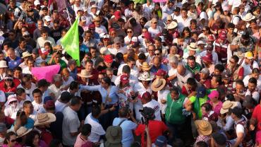 Participa el pueblo, ciudadanos, empresarios, transportistas, artistas, comerciantes y más en la Marcha del Triunfo 