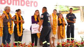 Celebra el Día Nacional del Bombero con personal de Protección Civil del Estado 