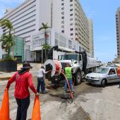 Promotora de Playas, Sectur Guerrero, Capaseg y Protección Civil estatal, realizan jornadas simultáneas de saneamiento en varios puntos del puerto