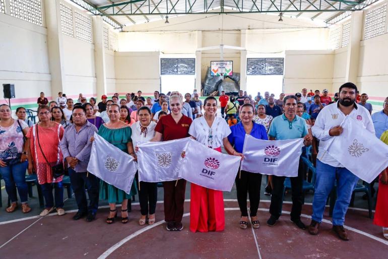 La presidenta del DIF Guerrero, Liz Salgado Pineda ratificó el apoyo y compromiso con la salud de las familias guerrerenses