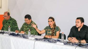 Encabeza reunión de trabajo con presidentas y presidentes municipales de Tierra Caliente y parte de la zona Norte 