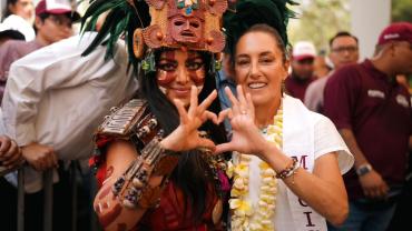 “La decisión es entre la democracia que representamos nosotros y el autoritarismo que representa el PRIAN”, recordó