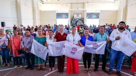 La presidenta del DIF Guerrero, Liz Salgado Pineda ratificó el apoyo y compromiso con la salud de las familias guerrerenses